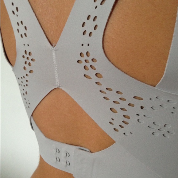 Victoria Secret Sport 32 DDD - Picture 5 of 8